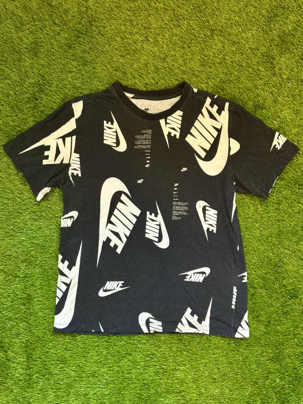 Nike Allover Logo Graphic T-Shirt Size Medium